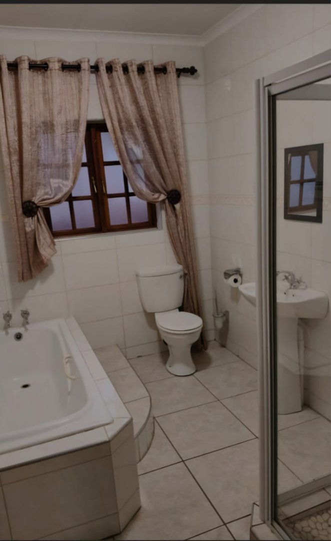 4 Bedroom Property for Sale in Wilkoppies North West